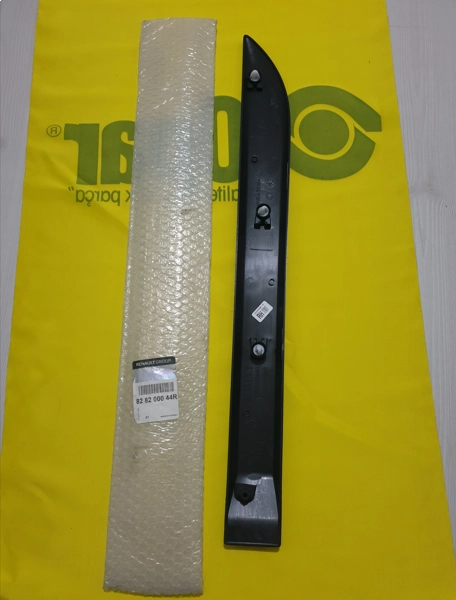  Sağ Arka Kapı Bandı Çıtası 828Clio Symbol Joy Logan 2-II Sandero 2-II 828200044R -Renault Mais